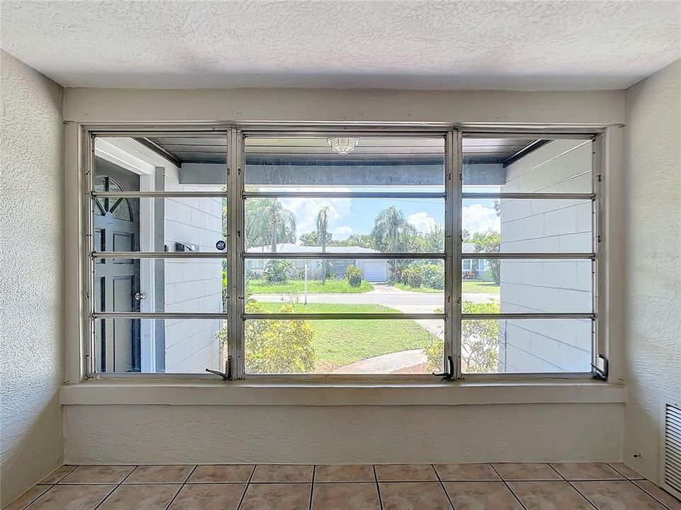 出租: $2,850 (3 贝兹, 1 浴室, 1273 平方英尺)