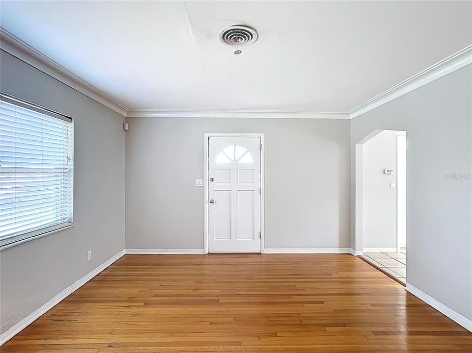 出租: $2,850 (3 贝兹, 1 浴室, 1273 平方英尺)