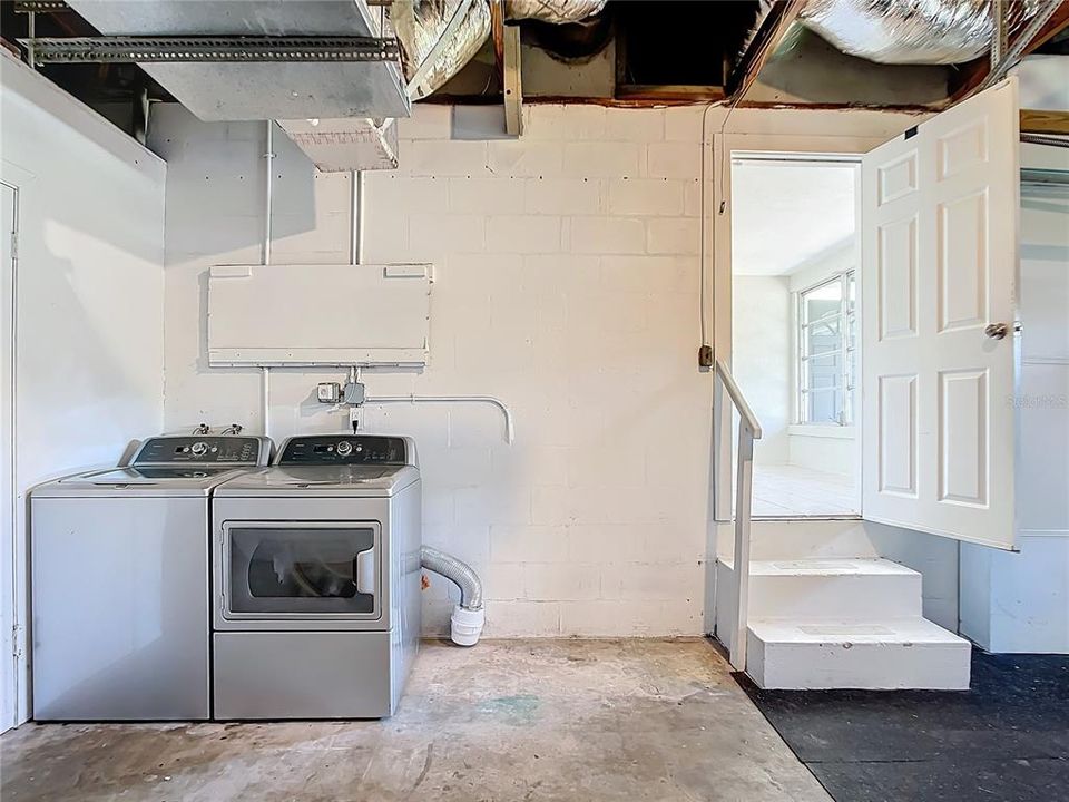 出租: $2,850 (3 贝兹, 1 浴室, 1273 平方英尺)