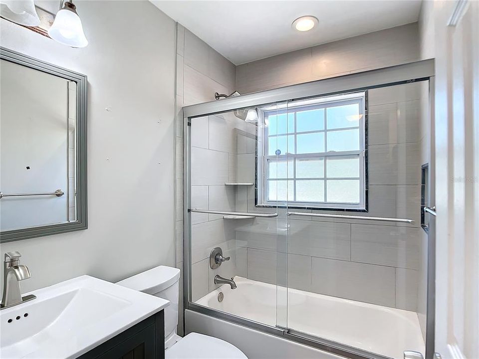 出租: $2,850 (3 贝兹, 1 浴室, 1273 平方英尺)