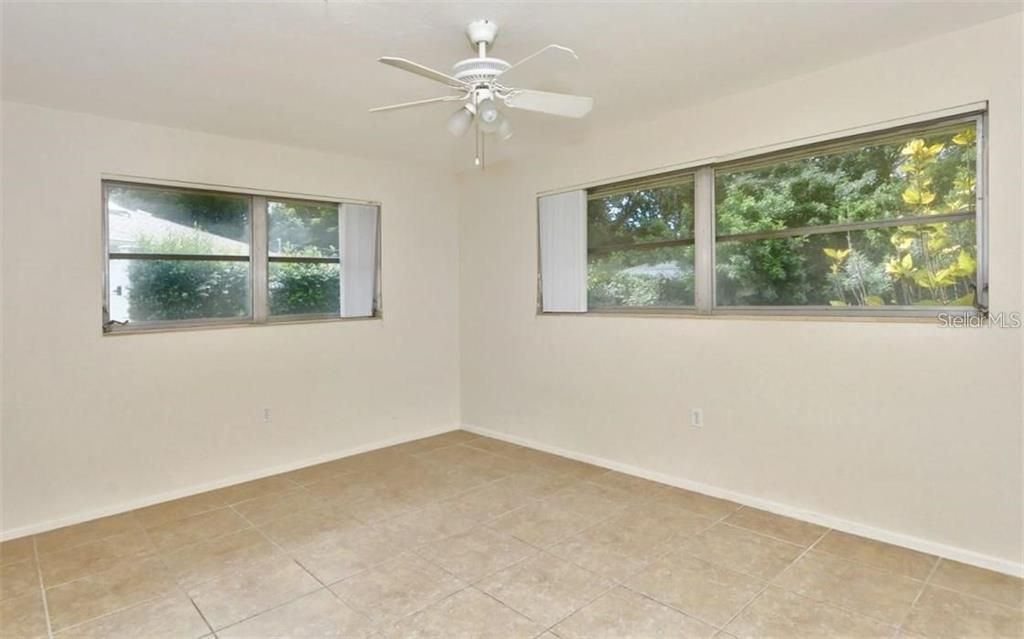 待售: $415,000 (3 贝兹, 2 浴室, 1645 平方英尺)