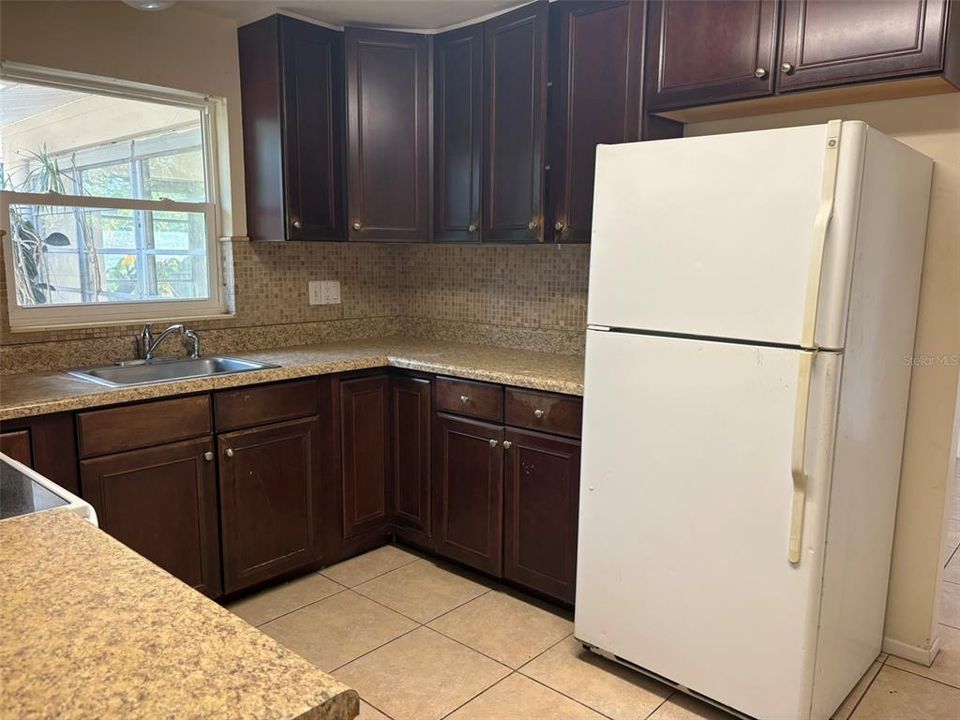 待售: $415,000 (3 贝兹, 2 浴室, 1645 平方英尺)