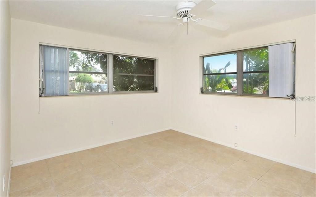 待售: $415,000 (3 贝兹, 2 浴室, 1645 平方英尺)