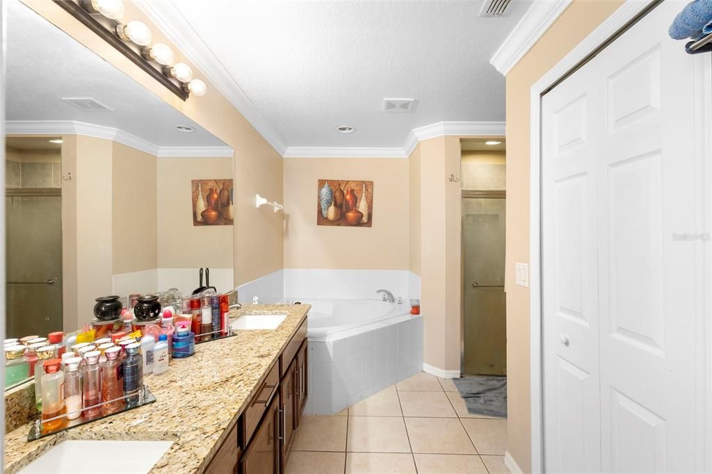 For Sale: $300,000 (4 beds, 2 baths, 2207 Square Feet)