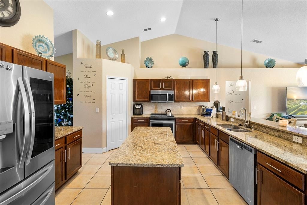 For Sale: $300,000 (4 beds, 2 baths, 2207 Square Feet)