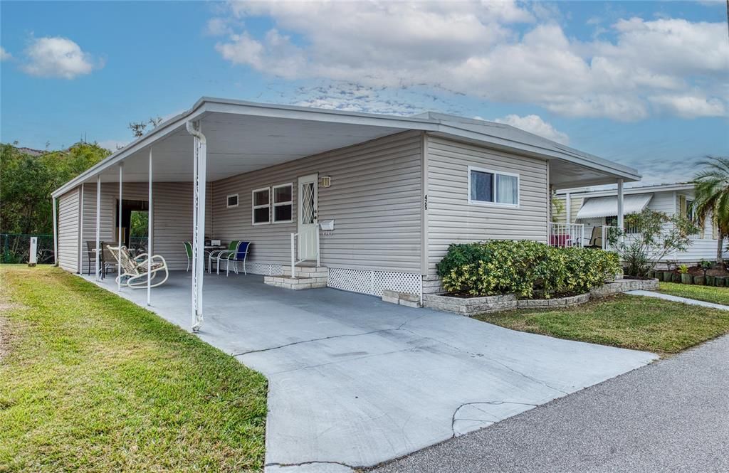 For Sale: $119,900 (2 beds, 1 baths, 900 Square Feet)