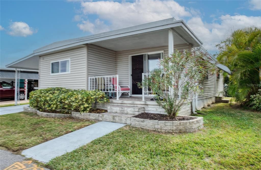 For Sale: $119,900 (2 beds, 1 baths, 900 Square Feet)