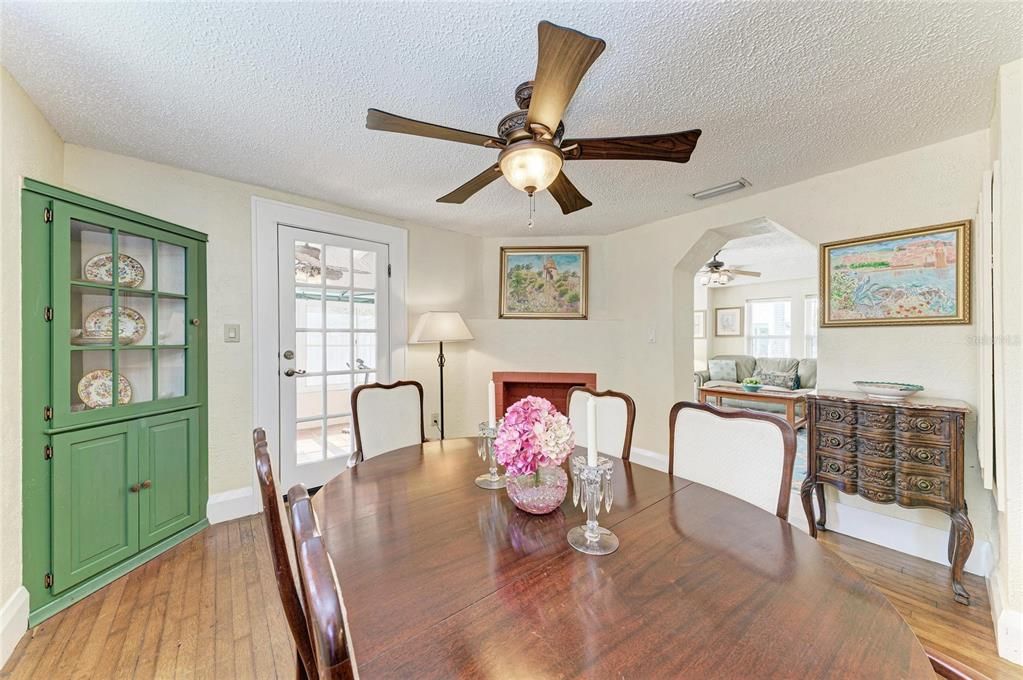 На продажу: $484,000 (3 спален, 2 ванн, 1723 Квадратных фут)