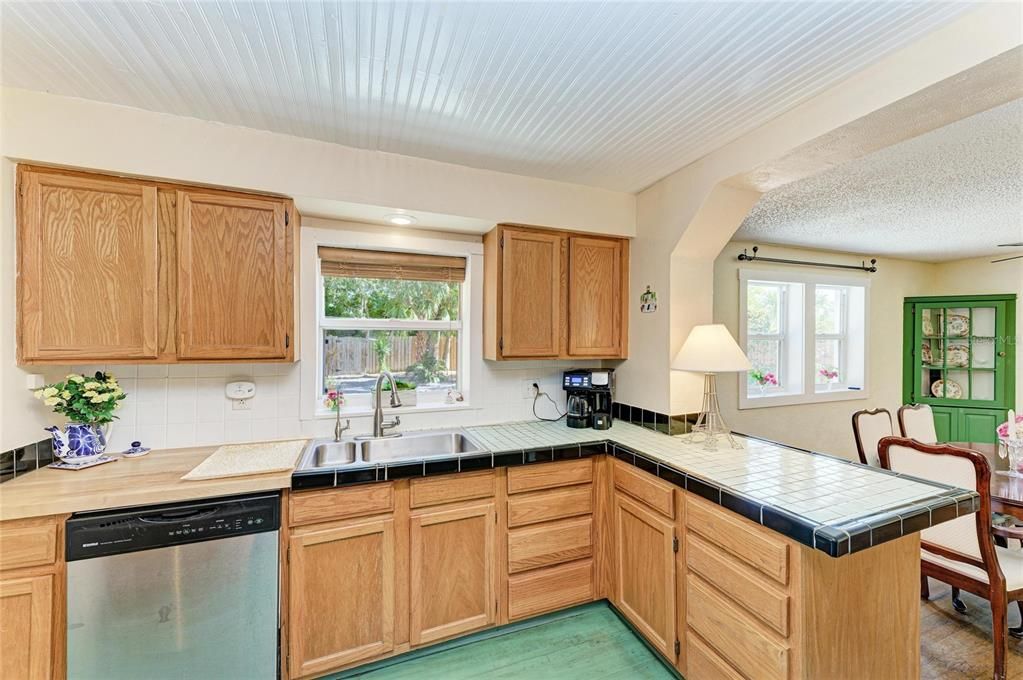 На продажу: $484,000 (3 спален, 2 ванн, 1723 Квадратных фут)