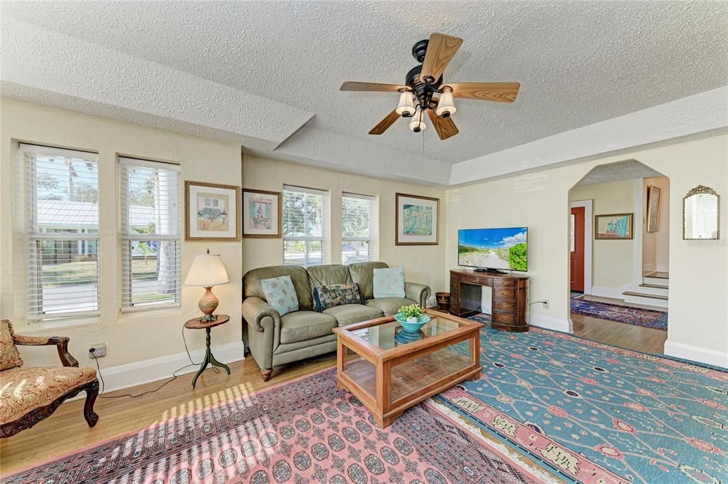 На продажу: $484,000 (3 спален, 2 ванн, 1723 Квадратных фут)