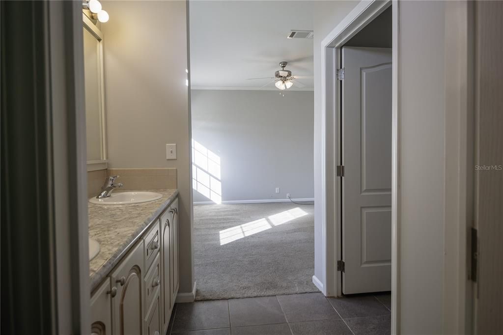 For Sale: $309,000 (3 beds, 2 baths, 1430 Square Feet)