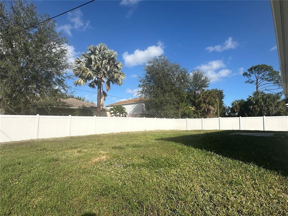 En Venta: $309,000 (3 camas, 2 baños, 1430 Pies cuadrados)