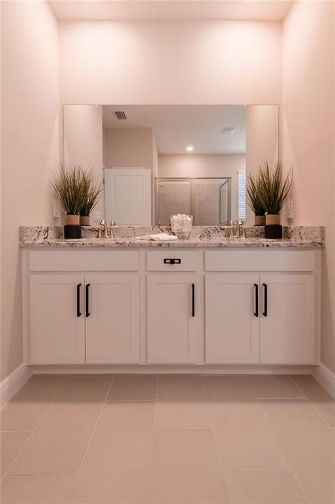 Под контрактом: $3,200 (4 спален, 2 ванн, 2056 Квадратных фут)