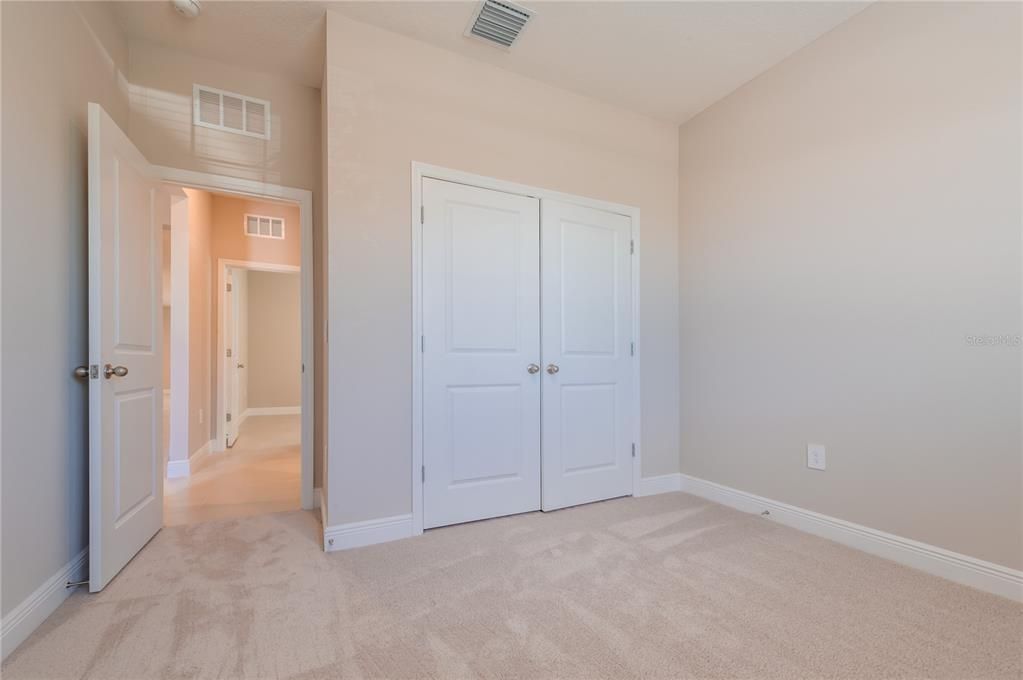 Под контрактом: $3,200 (4 спален, 2 ванн, 2056 Квадратных фут)