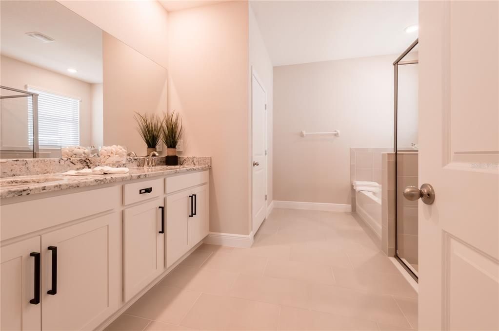 Под контрактом: $3,200 (4 спален, 2 ванн, 2056 Квадратных фут)