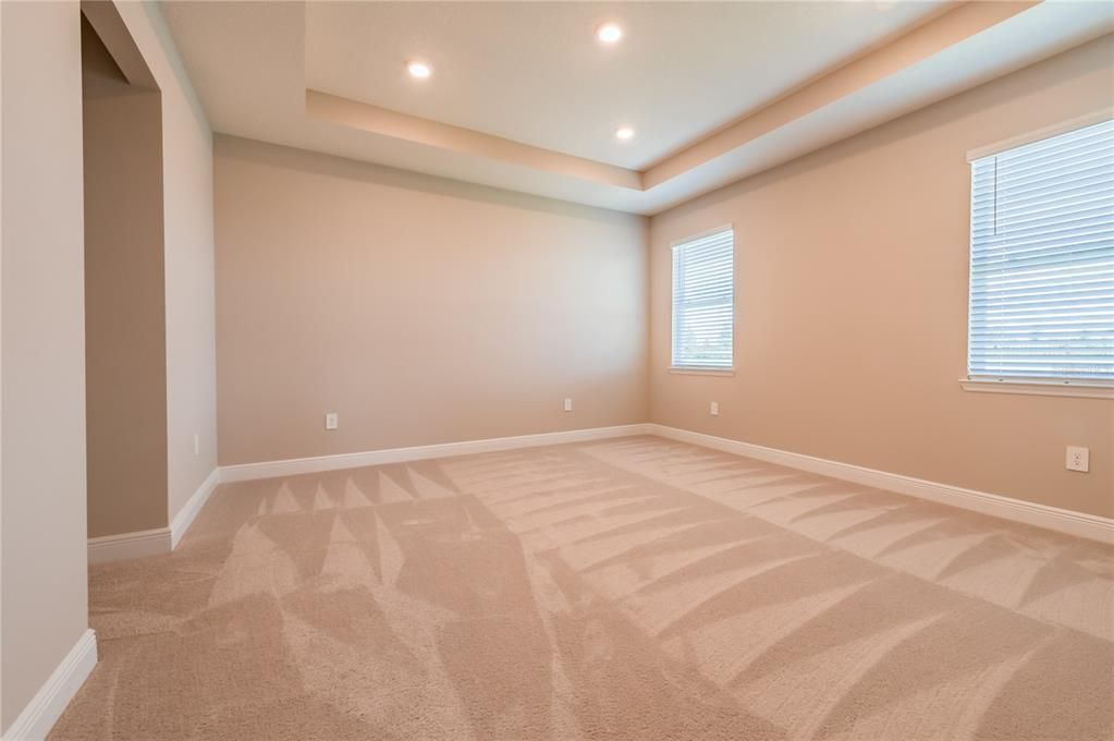 Под контрактом: $3,200 (4 спален, 2 ванн, 2056 Квадратных фут)