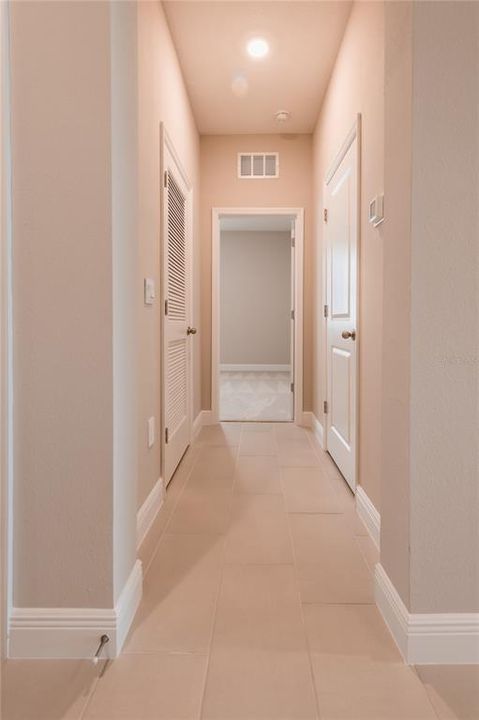 Под контрактом: $3,200 (4 спален, 2 ванн, 2056 Квадратных фут)