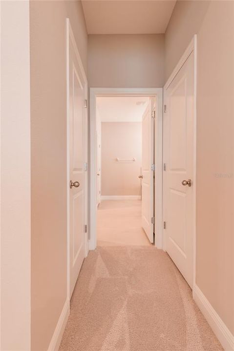 Под контрактом: $3,200 (4 спален, 2 ванн, 2056 Квадратных фут)