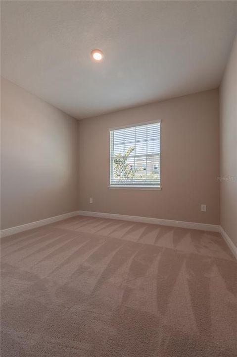 Под контрактом: $3,200 (4 спален, 2 ванн, 2056 Квадратных фут)