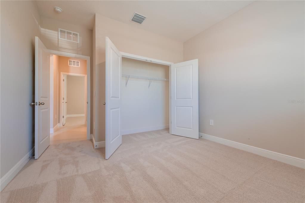 Под контрактом: $3,200 (4 спален, 2 ванн, 2056 Квадратных фут)