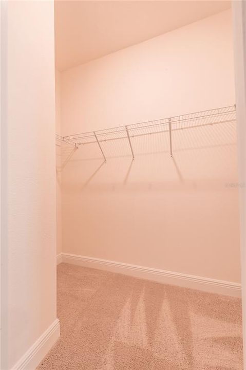 Под контрактом: $3,200 (4 спален, 2 ванн, 2056 Квадратных фут)