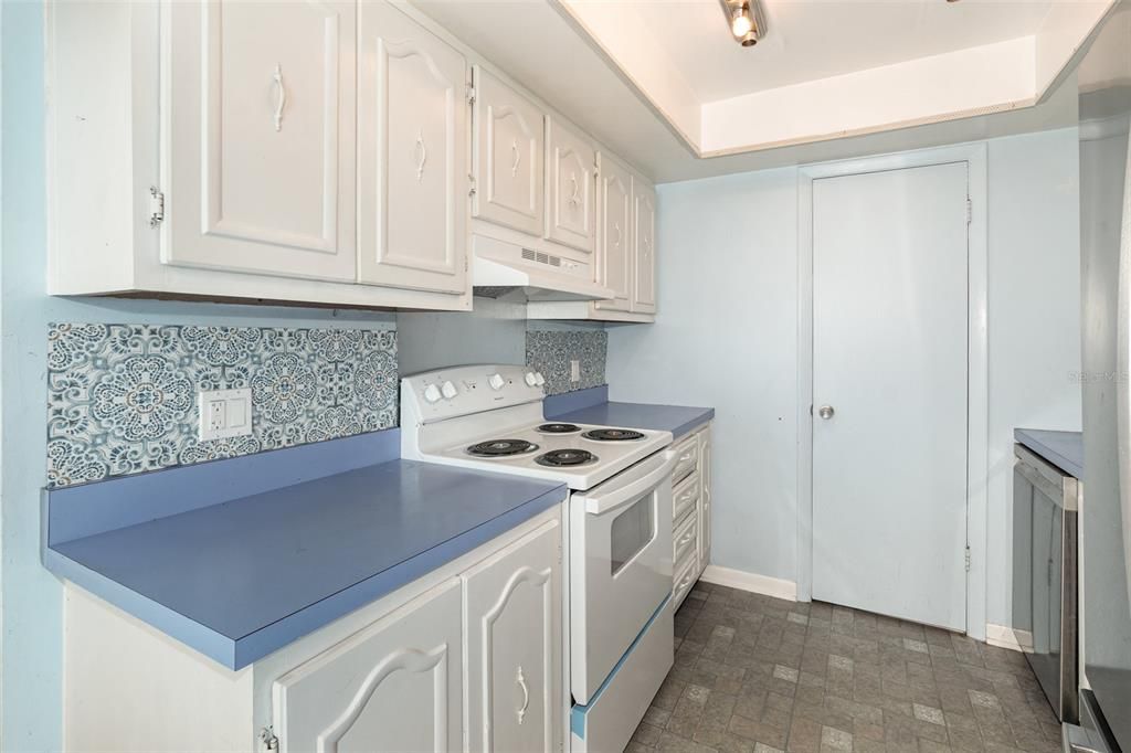 На продажу: $325,000 (3 спален, 2 ванн, 1254 Квадратных фут)