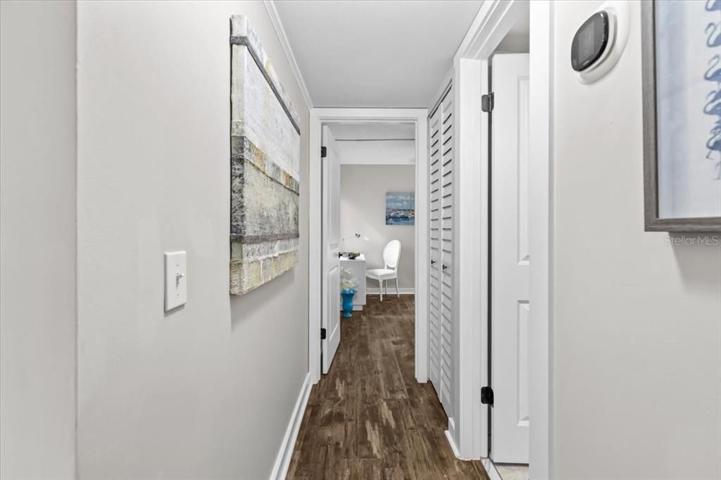 For Sale: $444,900 (2 beds, 2 baths, 915 Square Feet)