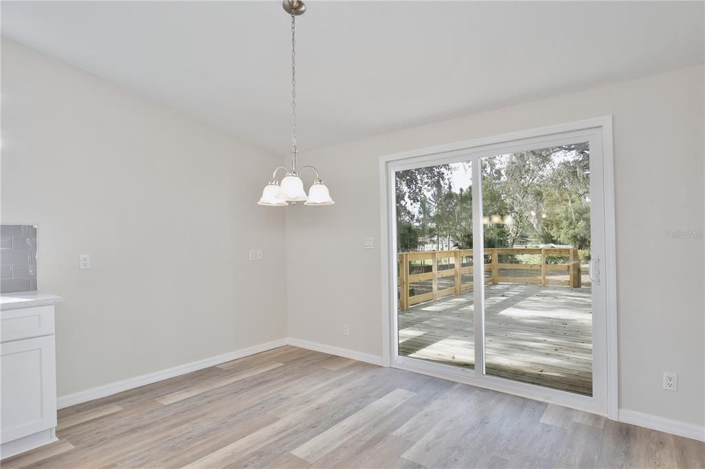 На продажу: $335,000 (3 спален, 2 ванн, 1824 Квадратных фут)