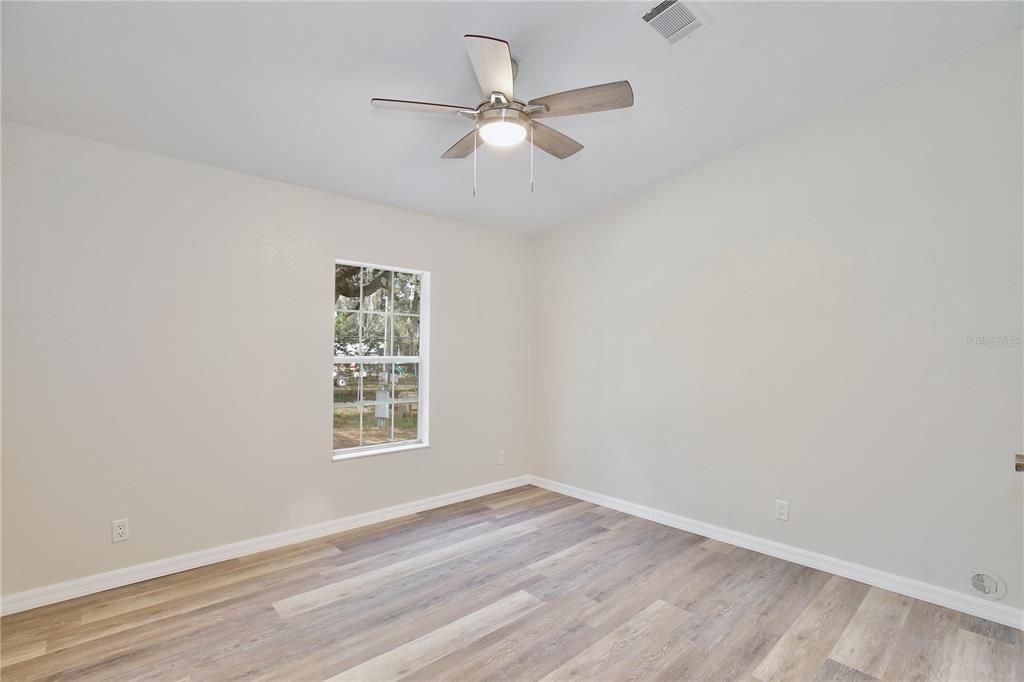 На продажу: $335,000 (3 спален, 2 ванн, 1824 Квадратных фут)