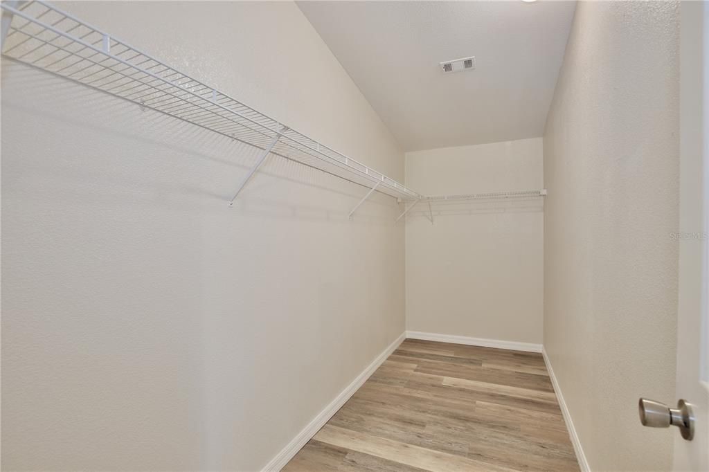 На продажу: $335,000 (3 спален, 2 ванн, 1824 Квадратных фут)