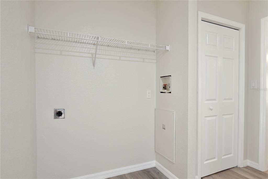 На продажу: $335,000 (3 спален, 2 ванн, 1824 Квадратных фут)