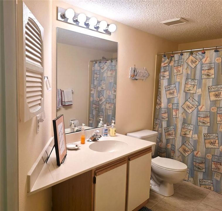 待售: $211,400 (2 贝兹, 2 浴室, 1112 平方英尺)