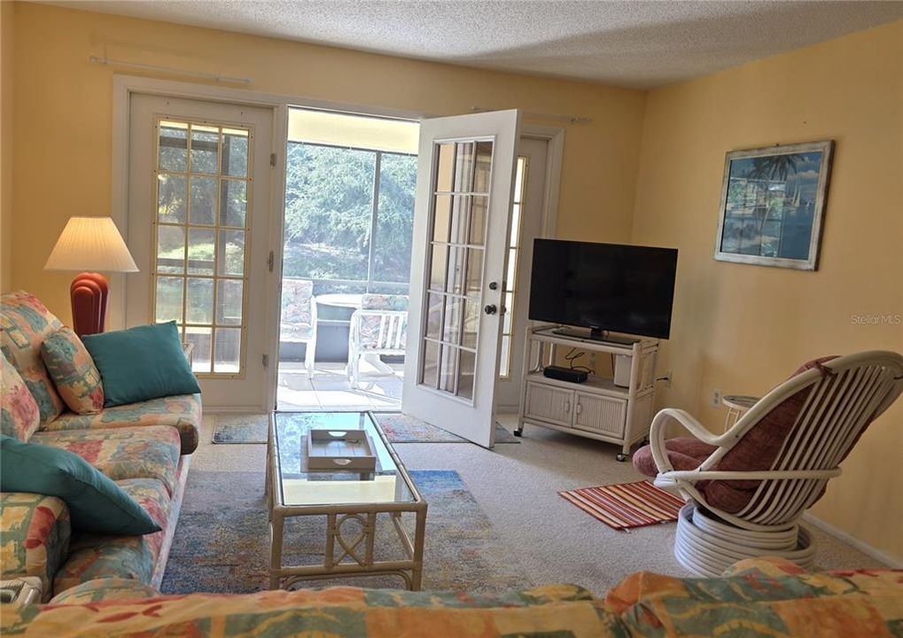 待售: $211,400 (2 贝兹, 2 浴室, 1112 平方英尺)