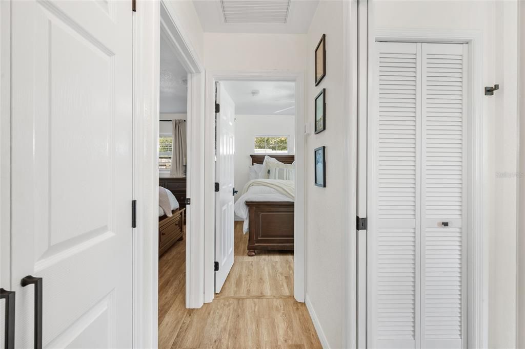 For Sale: $369,500 (2 beds, 1 baths, 792 Square Feet)