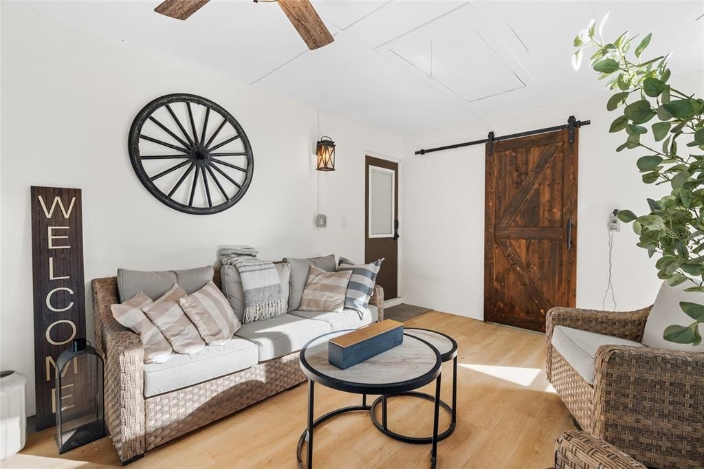 For Sale: $369,500 (2 beds, 1 baths, 792 Square Feet)