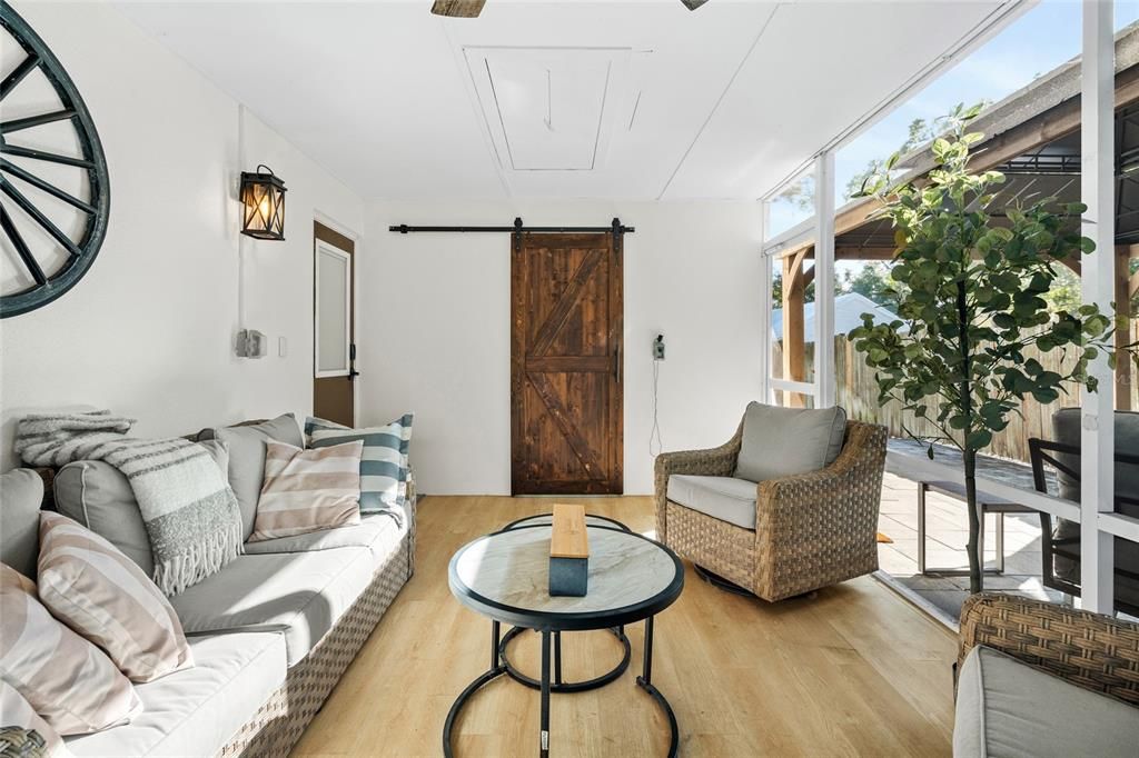 For Sale: $369,500 (2 beds, 1 baths, 792 Square Feet)