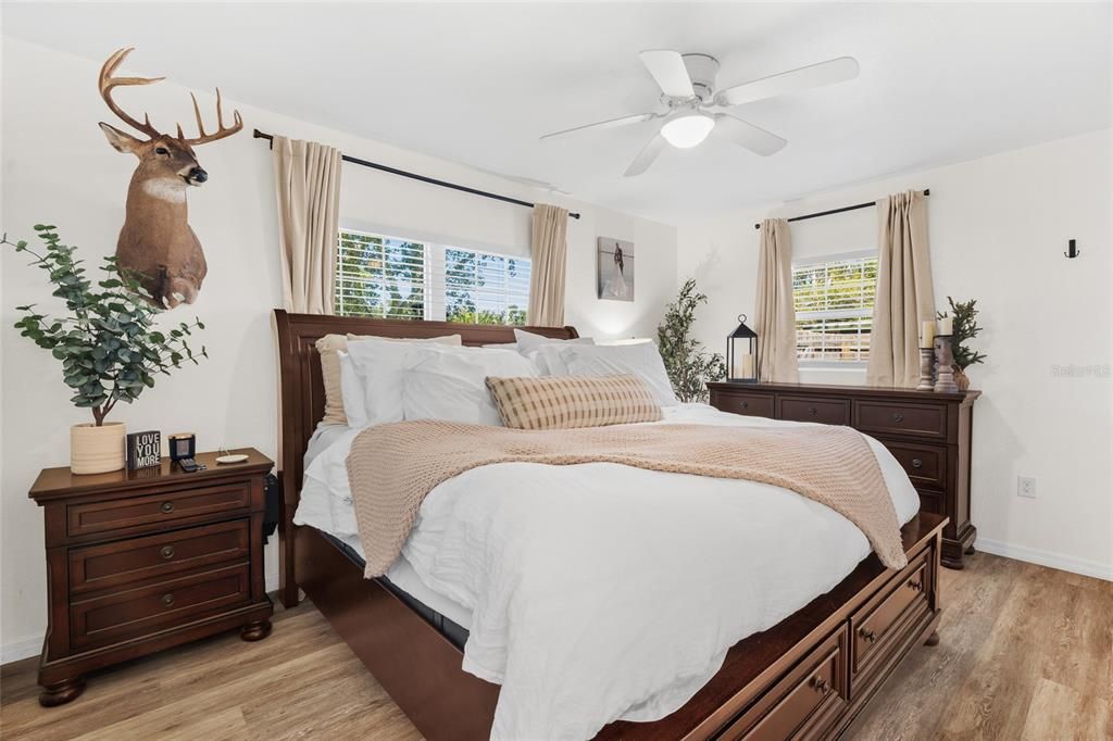 For Sale: $369,500 (2 beds, 1 baths, 792 Square Feet)