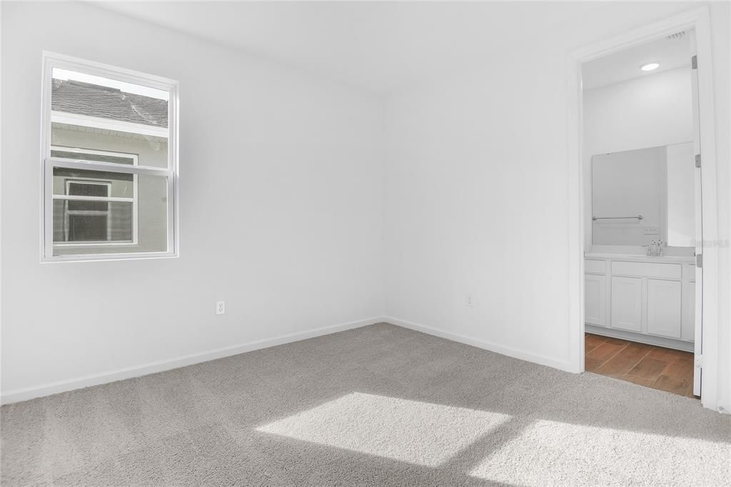 待售: $349,950 (4 贝兹, 3 浴室, 2077 平方英尺)