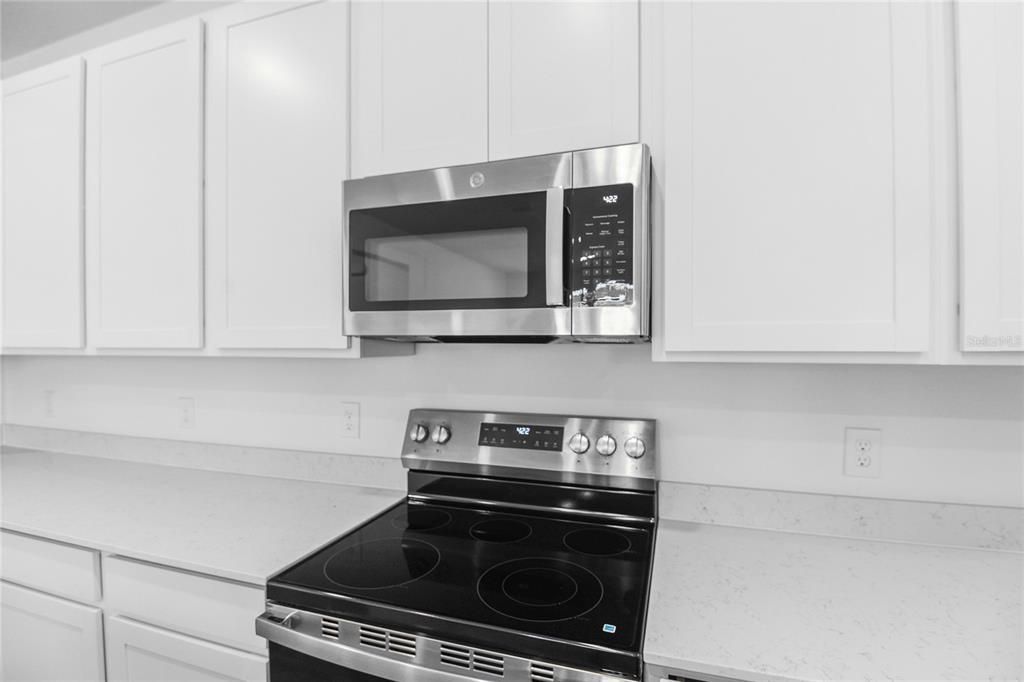 待售: $349,950 (4 贝兹, 3 浴室, 2077 平方英尺)