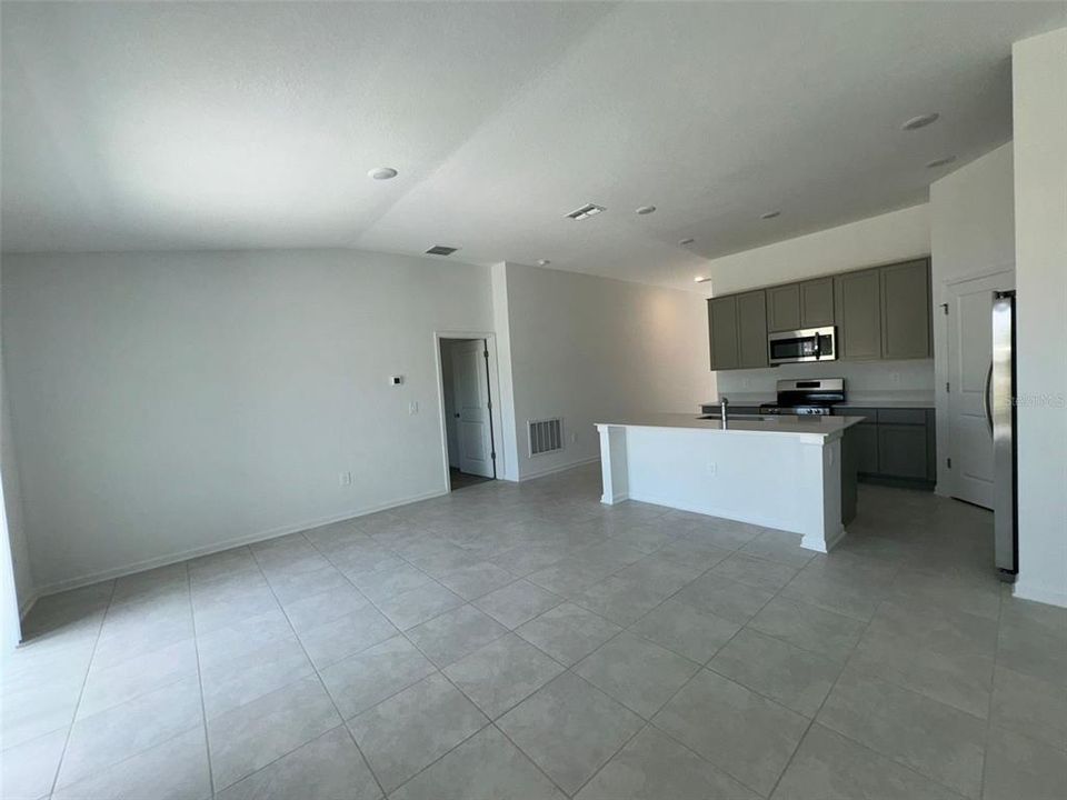 出租: $1,950 (3 贝兹, 2 浴室, 1542 平方英尺)