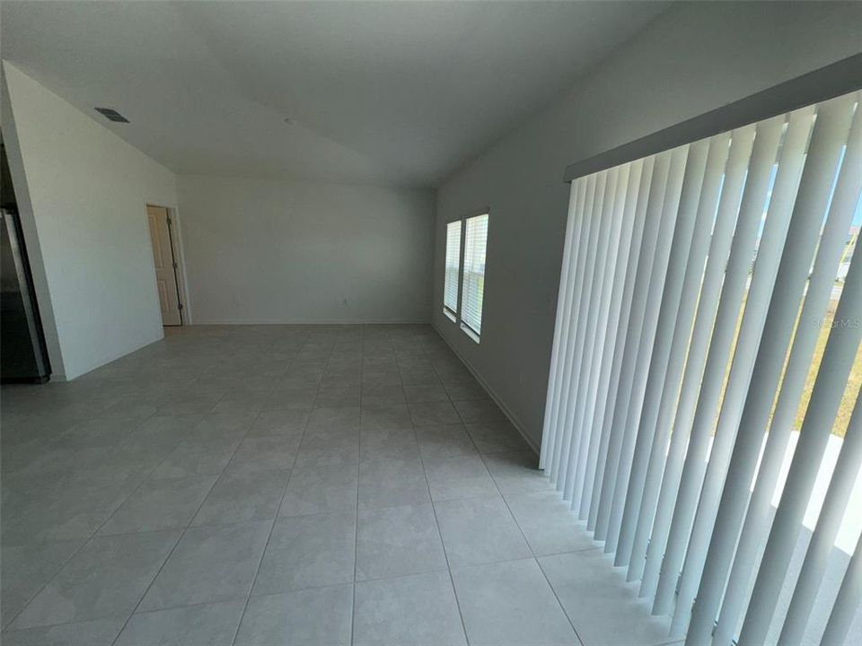 出租: $1,950 (3 贝兹, 2 浴室, 1542 平方英尺)