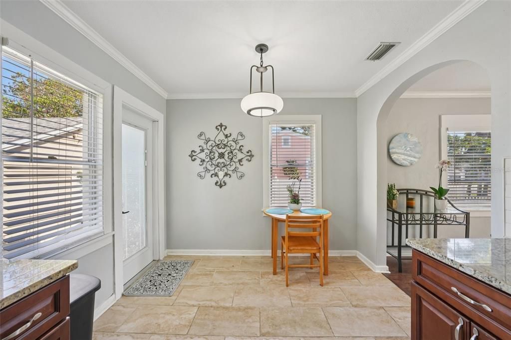 En Venta: $335,000 (2 camas, 1 baños, 748 Pies cuadrados)