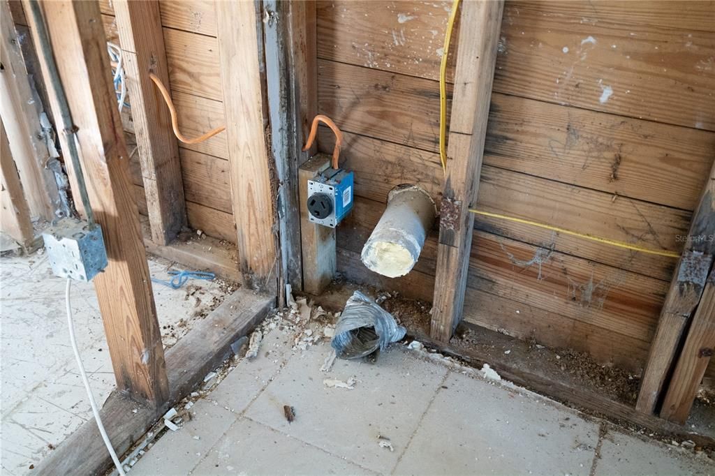 For Sale: $399,990 (4 beds, 3 baths, 1149 Square Feet)