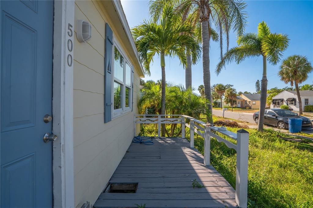 For Sale: $399,990 (4 beds, 3 baths, 1149 Square Feet)