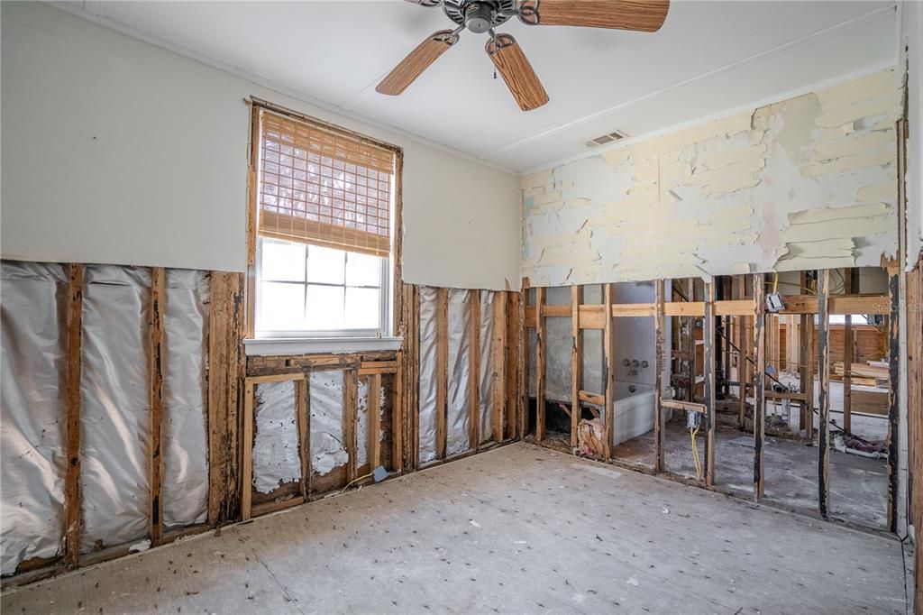 For Sale: $399,990 (4 beds, 3 baths, 1149 Square Feet)