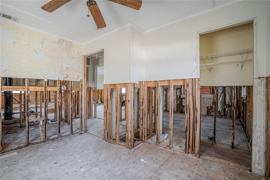 For Sale: $399,990 (4 beds, 3 baths, 1149 Square Feet)