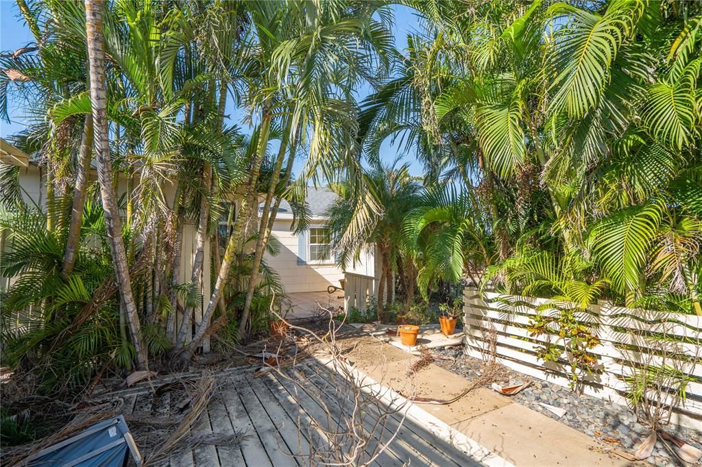 For Sale: $399,990 (4 beds, 3 baths, 1149 Square Feet)