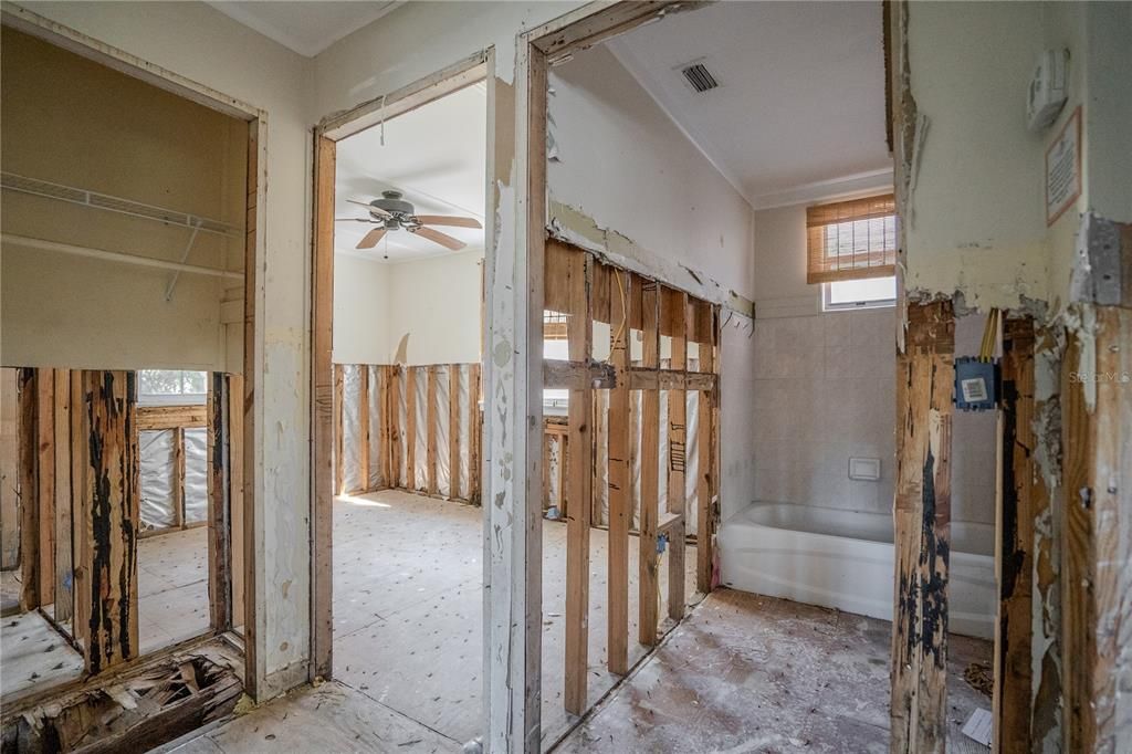 For Sale: $399,990 (4 beds, 3 baths, 1149 Square Feet)