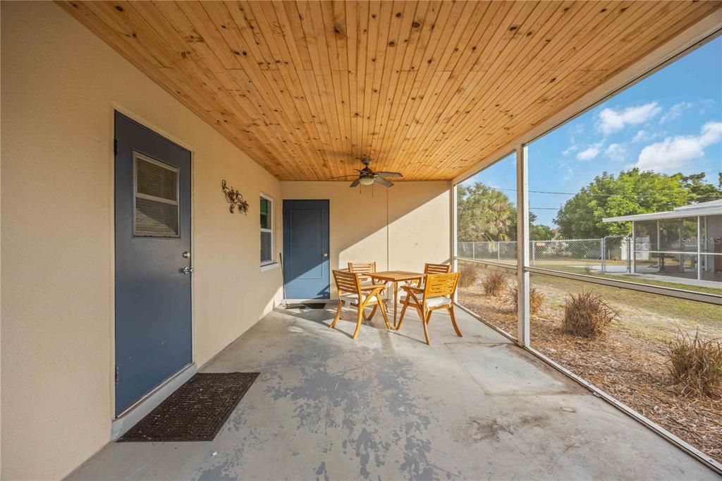 For Sale: $230,000 (3 beds, 1 baths, 720 Square Feet)