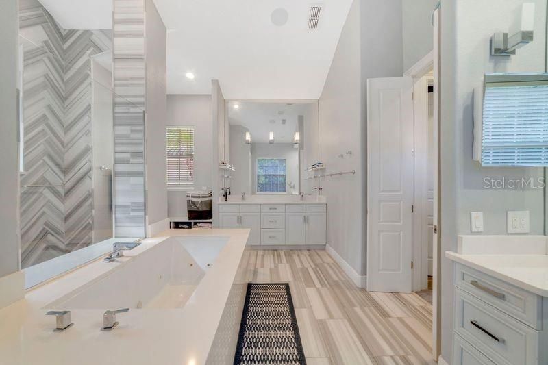 For Rent: $6,995 (6 beds, 5 baths, 4276 Square Feet)